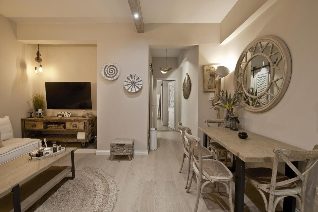 Stylish Apartment At Pagrati Athen Exterior foto